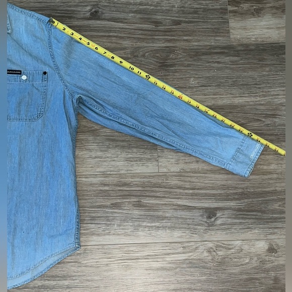 Calvin Klein - Denim colored button down - Picture 5 of 6